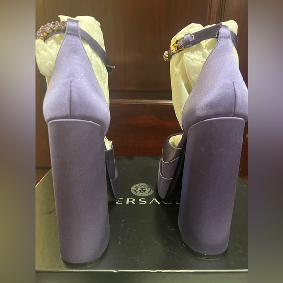 Versace Aevitas double platform pumps - Picture 5 of 8